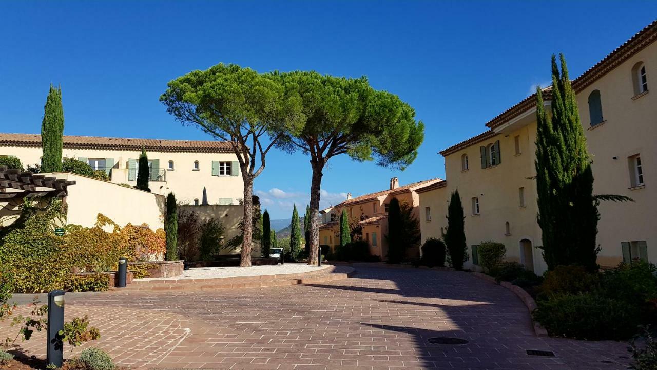 La Motte Villa Au Golf De St-Endreol מראה חיצוני תמונה